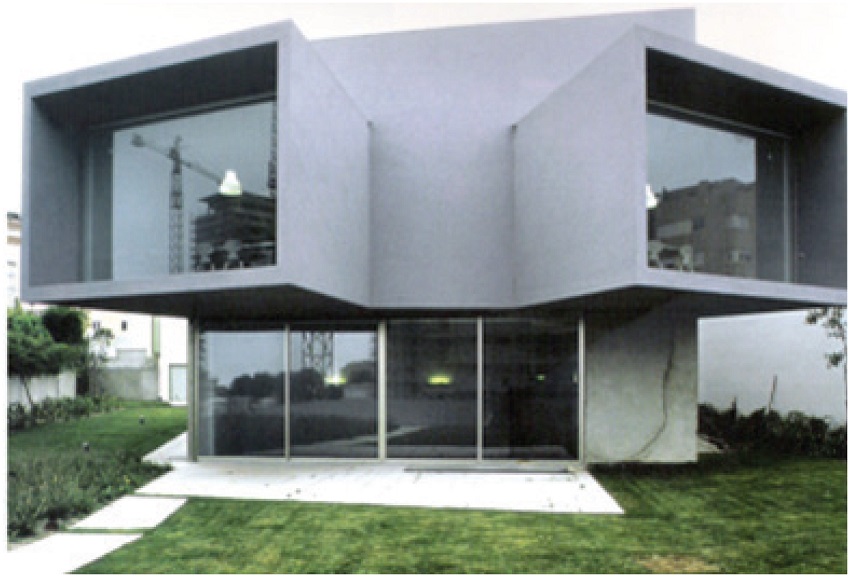 Casa do Cinema projetada pelo arquiteto Souto de Moura. Porto, Portugal, 1998-2003.