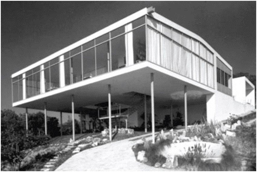 Vista externa da casa de vidro, Lina Bo Bardi. S&atilde;o Paulo, Brasil, 1951.