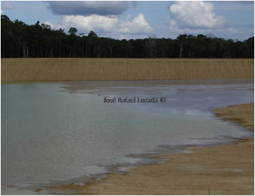 Agua en reposo, en las lagunas de colas