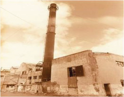 Tomada en el año 2010, muestra del ex Frigorífico Swift, los
restos de un edificio prácticamente desaparecido. La chimenea que por años se
destacó como un ícono en la estructura del mismo hoy no está
