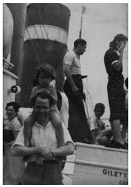 José Bardasano Baos con su hija Maruja a bordo del Sinaia, 1939. Colección Maruja Bardasano.