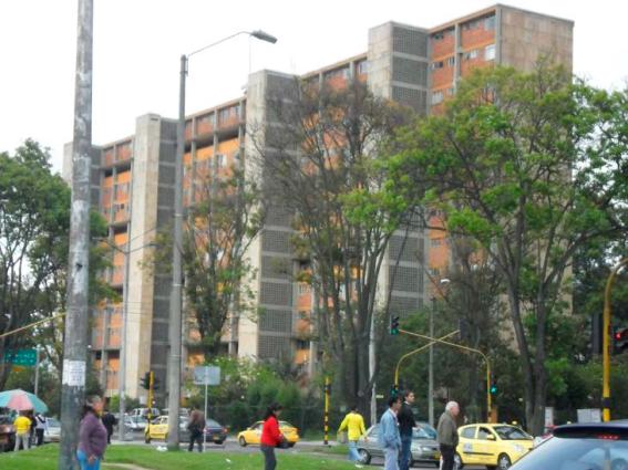 Edificio de viviendas en el Conjunto Nariño, Bogotá