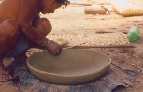 Tapira finishing the edge and lip of the jape’é