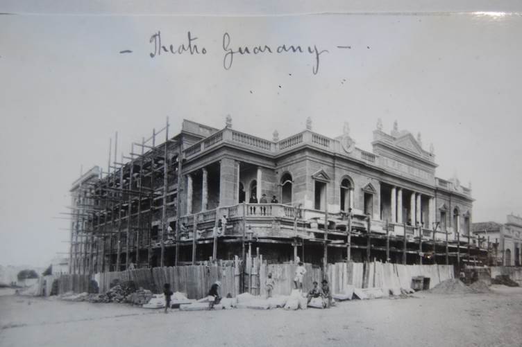 Teatro Guarany em constru&ccedil;&atilde;o
(fachada)