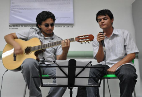 Evento cultural de la inauguración de una exposición artística