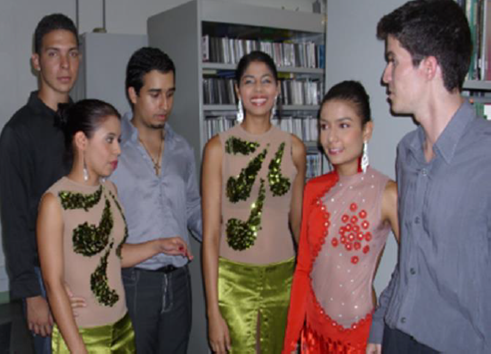 Grupo de baile de la Facultad de Ingeniería