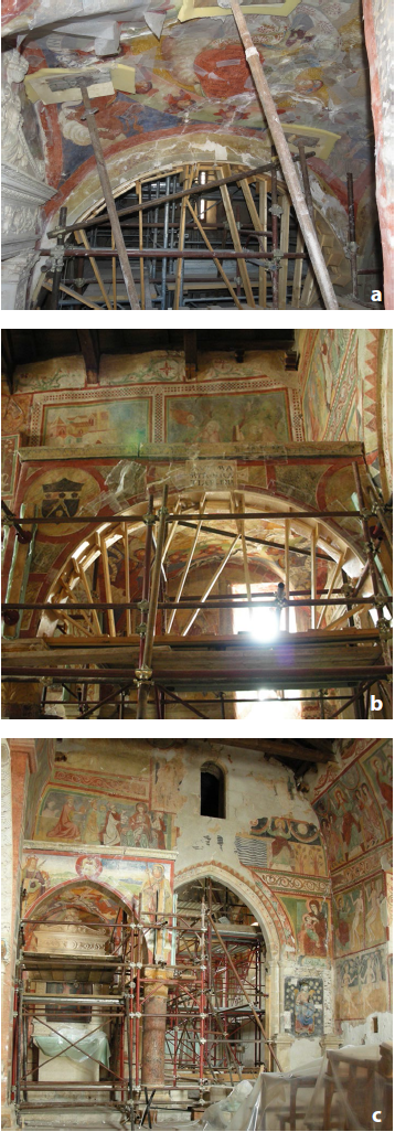 Danos sofridos pelas pinturas a fresco da Igreja
de Santa Maria ad Cryptas no sismo de L’Aquila.