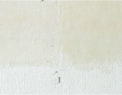 The effect
of the reference varnish – colour and coating of the structure of the canvas –
in one layer (left) and in two layers (right).