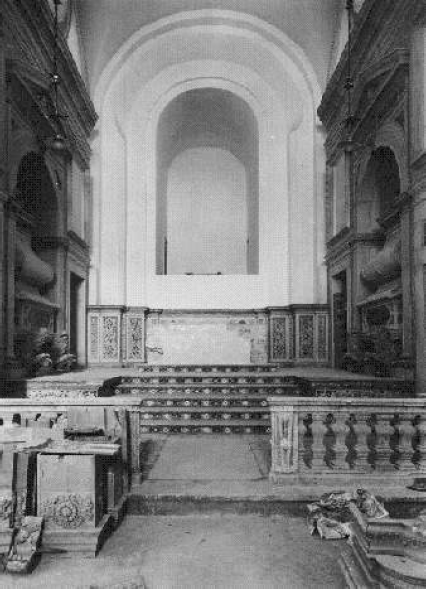 Igreja de
Nossa Senhora da Estrela, Lisboa. Obras em curso no ano de 1946. Arquivo
Municipal de Lisboa, Kurt Pinto,
PT/AMLSB/KPI/000087.