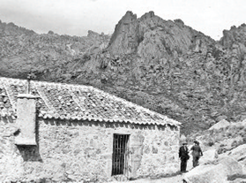Primer refugio Giner, en una Pedriza prácticamente despoblada de árboles