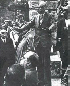 Julián Besteiro en la inauguración de la fuente de los Geólogos