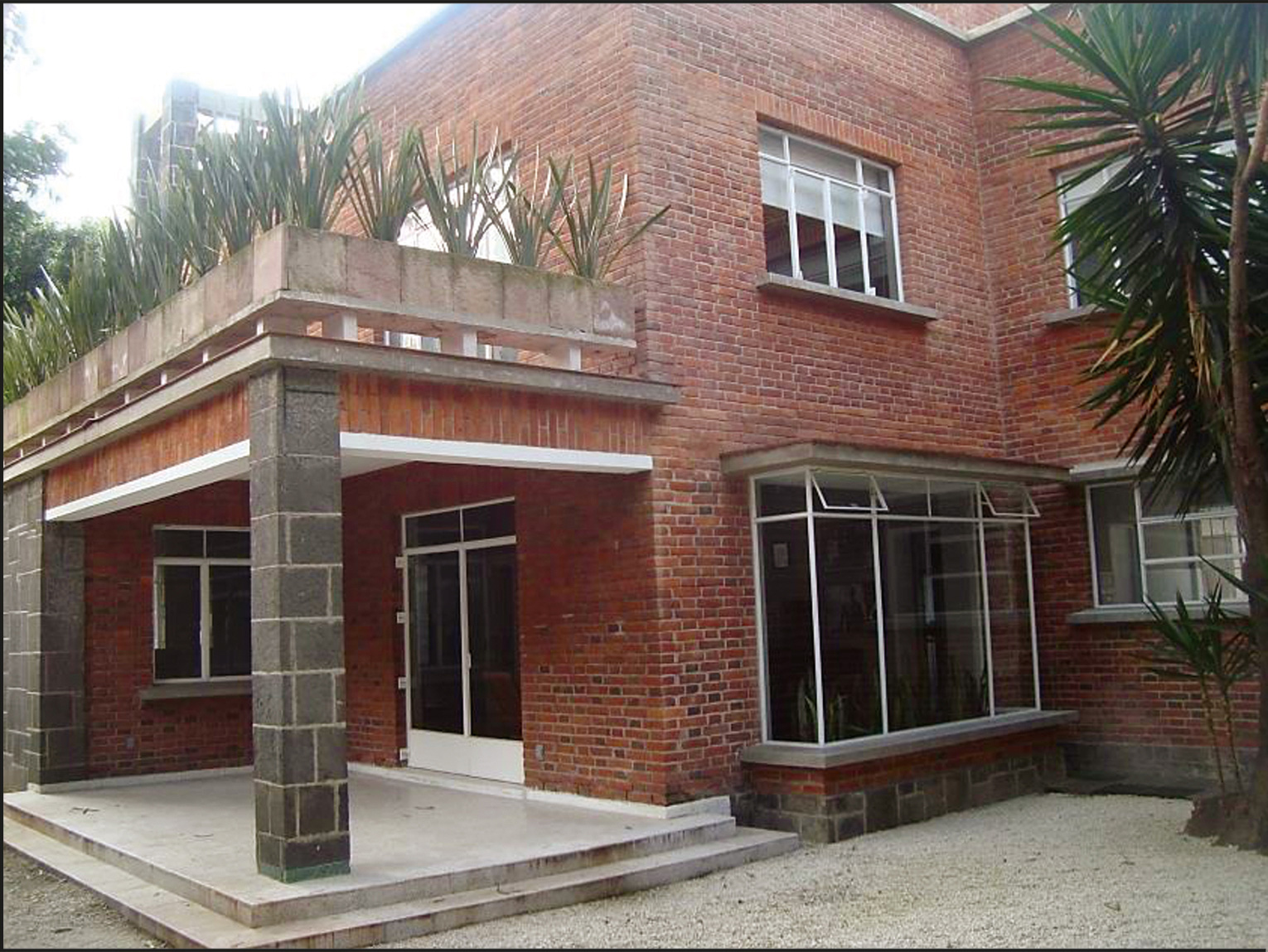 Vista de la casa Bu&ntilde;uel 