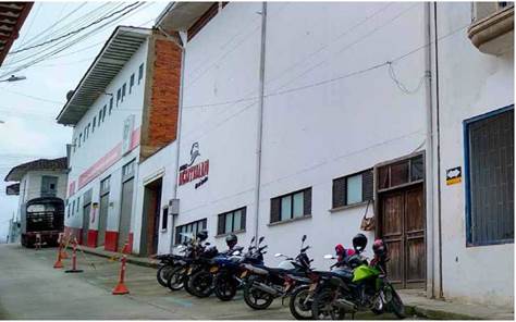 Fachada frontal del Teatro Bicentenario