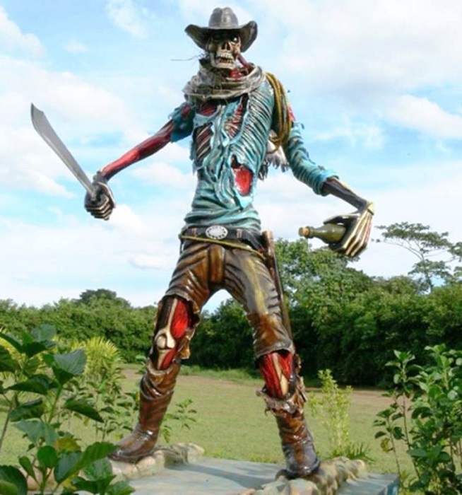 Juan Machete. Parte de la coleccin de esculturas que representan a los espantos, ubicada en el parque Malocas, lugar turstico de Villavicencio, la capital del Meta. Juan Machete deambula por los llanos tras pactar con el diablo