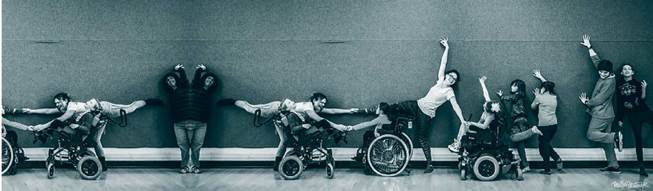 &bull; Taller de baile para ni&ntilde;os de Corpuscule Dance, Canad&aacute;, 2020 | Foto: Mika&euml;l Theimer (MKL). Tomada de: Bored Panda