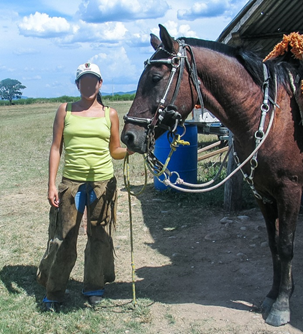 Figura 2: Mulher pantaneira trabalhadora da fazenda. Foto: Brum, E. (2018).