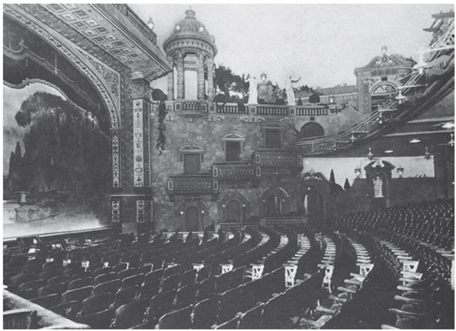 Hall del Aztec Theater (Robert B. Kelley, 1926)