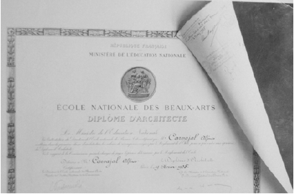 Diploma de Arquitecto otorgado a Alfonso Carvajal Escobar en 1935.