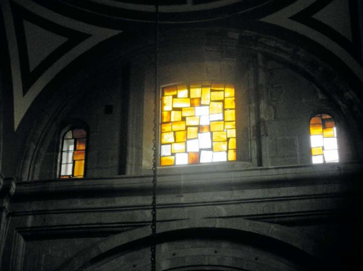 Detalle de uno de los vitrales que se encuentran en la Catedral