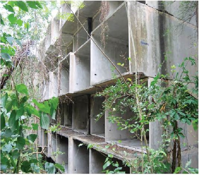 M&oacute;dulos de H&aacute;bitat, seg&uacute;n el dise&ntilde;o del arquitecto Moshe Safdie, abandonados en San Juan, Puerto Rico.