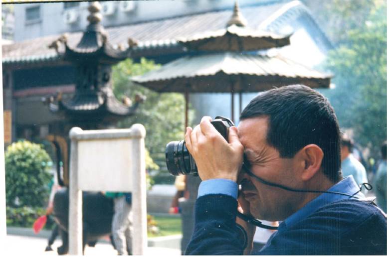 Carlos Ni&ntilde;o durante un viaje en Cant&oacute;n, China, 1987.