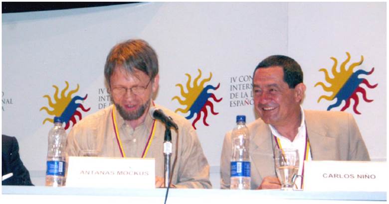 Antanas Mockus y Carlos Ni&ntilde;o en el IV Congreso Internacional de la Lengua Espa&ntilde;ola celebrado en Cartagena de Indias, Colombia, en 2007.