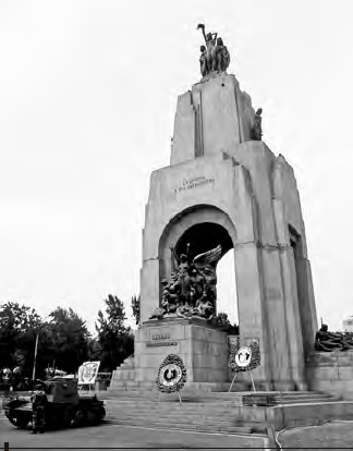 El Monumento a los caídos en el campo de Marte de Lima