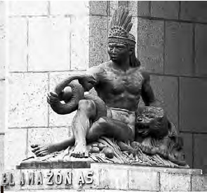 El Amazonas, detalle del monumento a los caídos de 1941