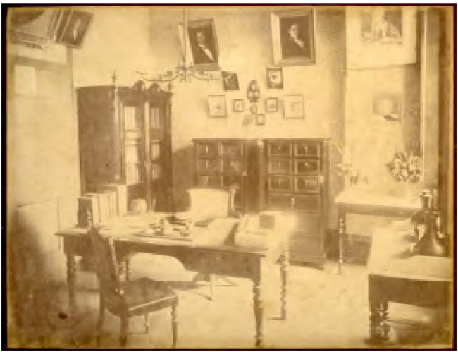 Autoria desconhecida. Gabinete de Benjamin Constant no Imperial Instituto dos Meninos Cegos. Circa 1889. Albumina sobre cart&atilde;o, 30,9&times;23cm, Rio de Janeiro. FBC. F020. Museu casa de Benjamin Constant, IBRAM, MinC.