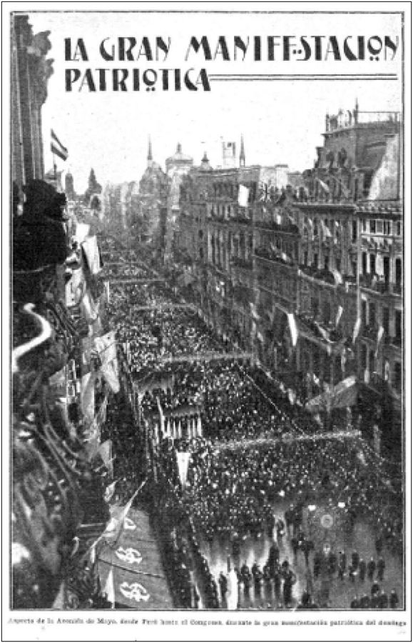 Cobertura fotogr&aacute;fica del Centenario. Caras y Caretas, n. 609, 4 de junio de 1910, p. 60.