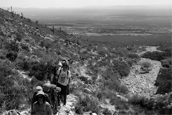Figura 8. Caminata por la Ca&ntilde;ada de Colores