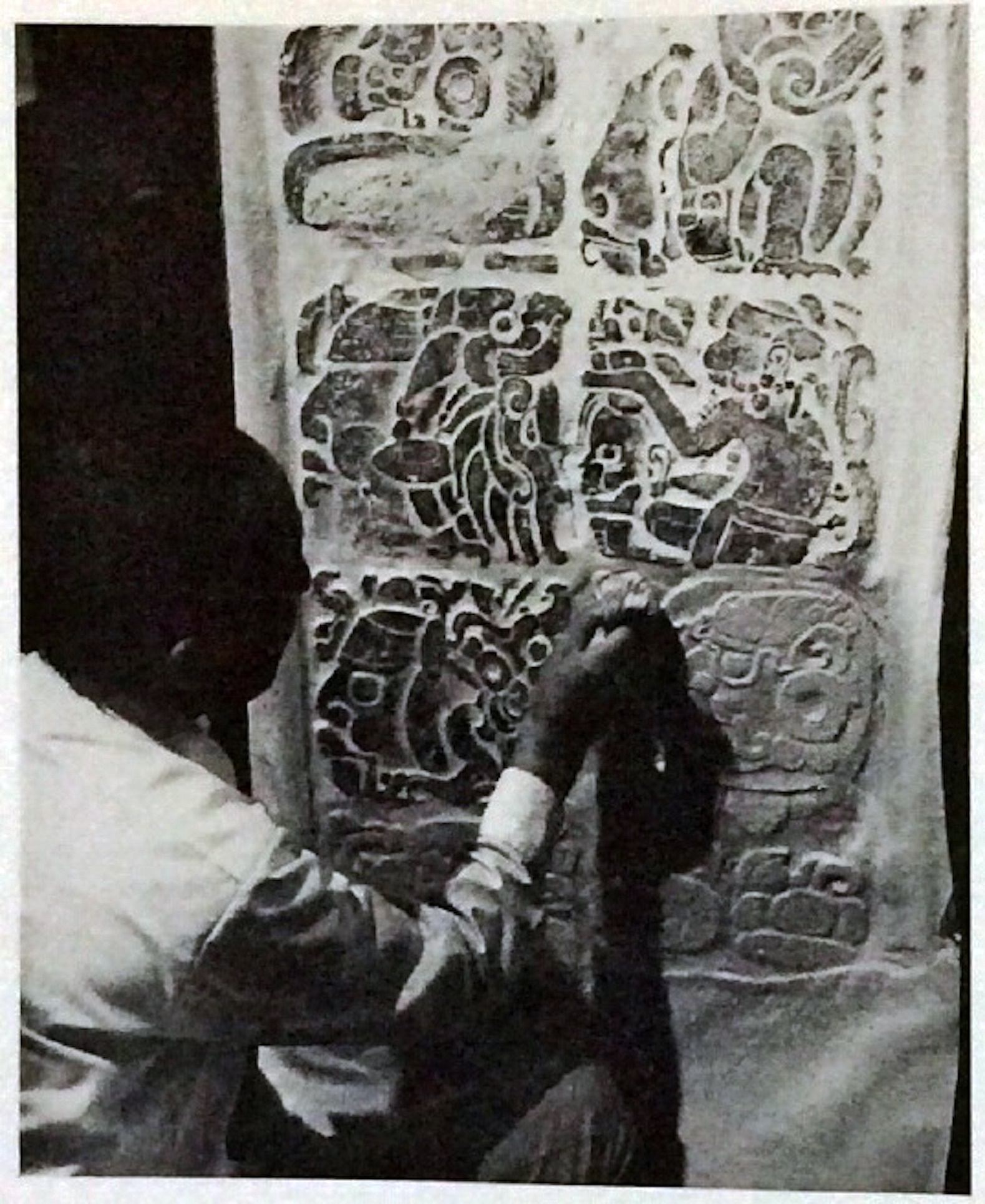 Toneyama trabajando en Yaxchilán