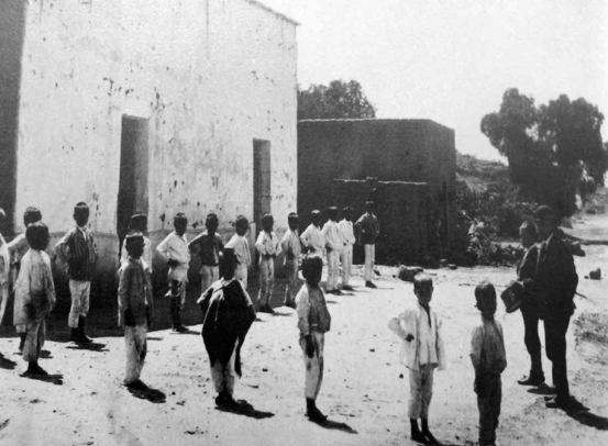 Escuela rural, fototeca del Archivo General de la Nación, Fondo Archivo Histórico de la Secretaría de Educació Pública, caja 1, s/n.