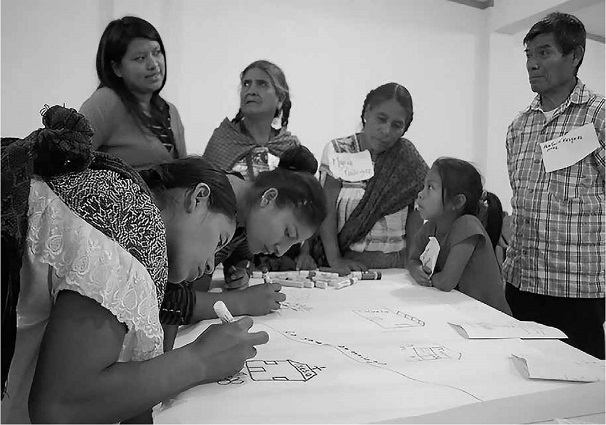 LAURA EDITH SAAVEDRA HERNÁNDEZ ► Mujeres y hombres Kasesel K'op, quienes llevan y traen la palabra, San Cristóbal de Las Casas, Chiapas, junio de 2016.