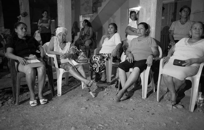 PROMETEO LUCERO ► Autoridades y pobladores formaron un Concejo Ciudadano. Discuten temas relacionados con la seguridad en Huamuxtitlán, Montaña de Guerrero, febrero de 2013.