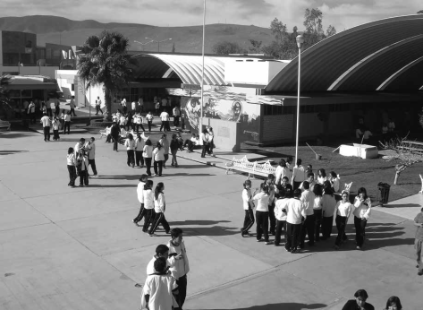 LUCY NIETO Colegio de Bachilleres número 28 en San Luis Potosí, México, febrero de 2008.
