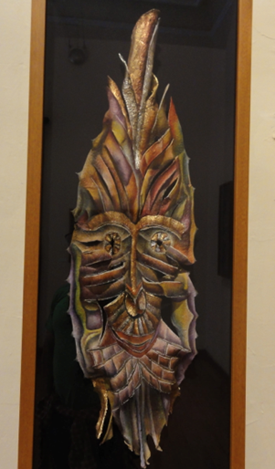 Xiuhtecuhtli. Dios del fuego. Hoja de oro, plata y óleo / penca de maguey