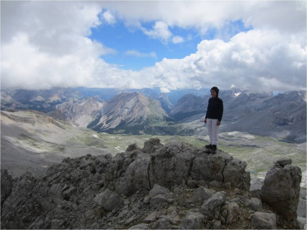La autora en la cima del Sasso delle Dieci
(&copy; Mar&iacute;a Constanza Ceruti)