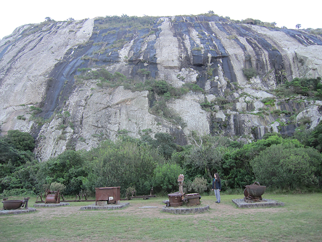 MONTES SAGRADOS Y EMBLEMÁTICOS EN URUGUAY: DEL CERRO PAN DE AZÚCAR A LA  ERMITA DEL PADRE PÍO EN SALTO