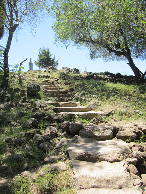 MONTES SAGRADOS Y EMBLEMÁTICOS EN URUGUAY: DEL CERRO PAN DE AZÚCAR A LA  ERMITA DEL PADRE PÍO EN SALTO