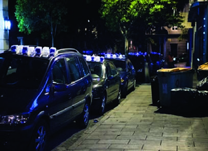 Luzinterruptus (https://bit.ly/1w4GZPw).