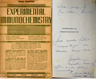 El nacimiento de una escuela. El libro cl&aacute;sico de Elvin A. Kabat y Manfred M. Mayer Experimental Immunochemistry. 3ra. ed, 1958, fue adquirido por &Aacute;ngela Restrepo en New Orleans durante sus estudios de Maestr&iacute;a en Tulane University. El 8 de mayo de 1962 se lo obsequia a Marcos Restrepo, quien el 25 de noviembre de 1970 lo obsequia al autor. Fuente: creaci&oacute;n propia