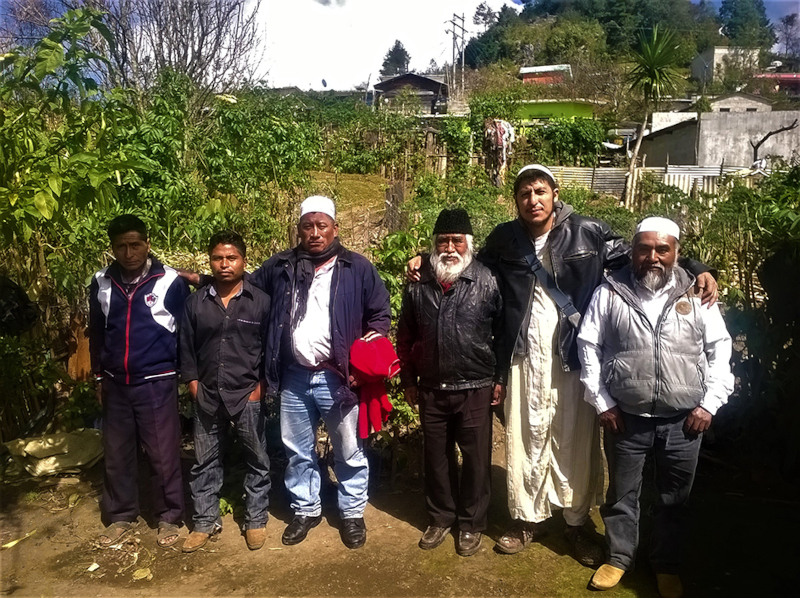 Miembros de la mezquita Al Kauwsar