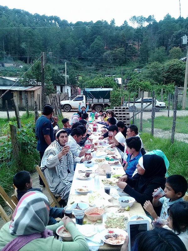 Convivio de la comunidad tzotzil-musulmana, mezquita Al Kauwsar.