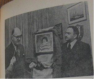 Entrega del cuadro del niño argentino. Foto: Boletín del IIN, n. 207, 1978.