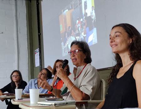 En la imagen (de izquierda a derecha): Josefina Martínez, María Pita, María José Sarrabayrouse, Sofía Tiscornia y Carla Villalta. Jornadas Internas del Programa de Antropología Política y Jurídica. 10 de marzo de 2022. Facultad de Filosofía y Letras. Universidad de Buenos Aires.
