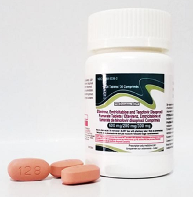 Fotografía del producto Atripla (efavirenz 600 mg /emtricitabina 200 mg/tenofovir disoproxilo fumarato 300 mg), tomada por los autores. Manufacturado por HeteroLabsLimited, India.