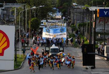 Marcha contra el cierre de Metal�rgica Tandil.