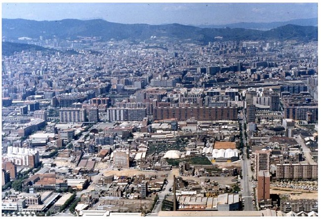 Vista aérea do final da avenida Diagonal no ano de 1986. 