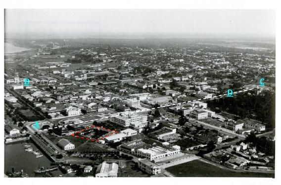 Vista parcial da cidade de Louren&ccedil;o Marques/ Maputo, 1943. A: Monumento a Ant&oacute;nio Ennes (Praceta Ant&oacute;nio Ennes [atualmente suprimida]); B: Padr&atilde;o da Grande Guerra (Pra&ccedil;a Mac-Mahon/ dos Trabalhadores); C: Monumento a Mouzinho de Albuquerque (Pra&ccedil;a Mouzinho de Albuquerque/ da Independ&ecirc;ncia); D: Padr&atilde;o da Primeira Visita Presidencial. Entre A e C desenrola-se a antiga Av. Aguiar, sucessivamente D. Lu&iacute;s/ Samora Machel. O ret&acirc;ngulo a tracejado assinala a fortaleza de Nossa Senhora da Concei&ccedil;&atilde;o. 